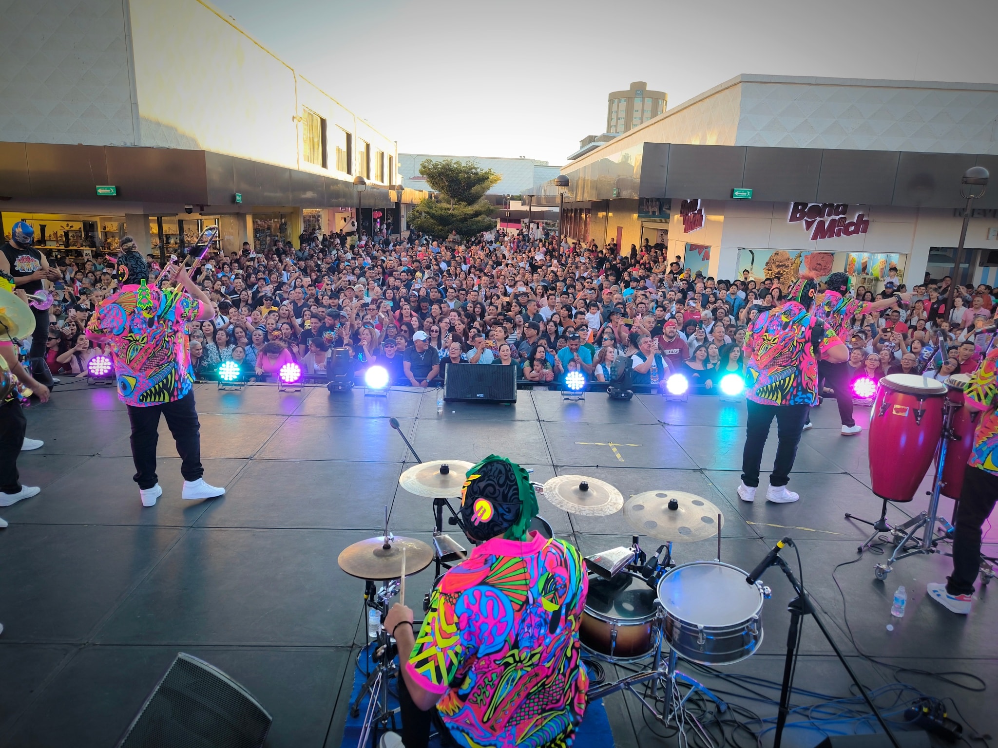 Galería Lucha Kumbia